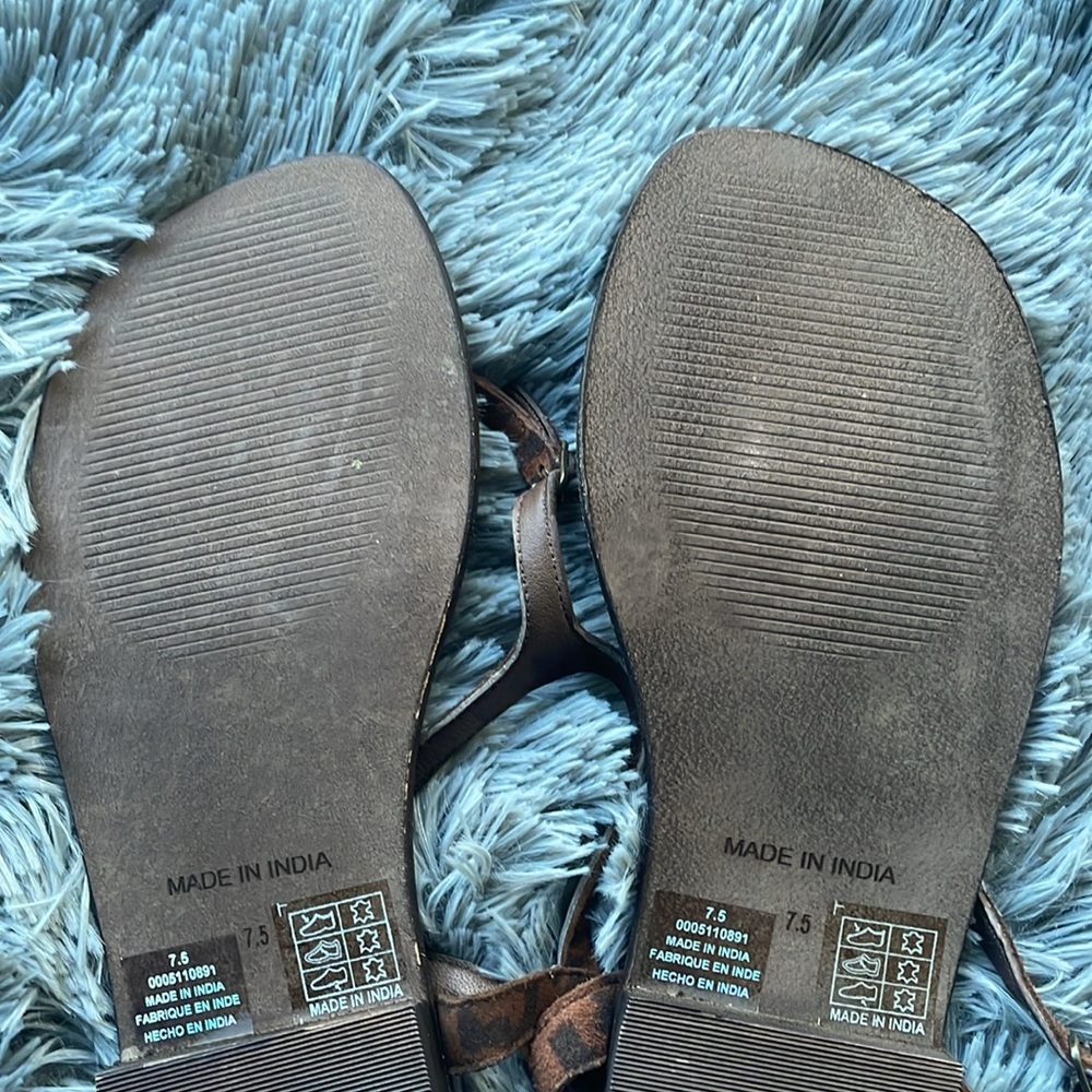 Free People ‘Alina’ Leopard Sandals - Picture 11 of 14
